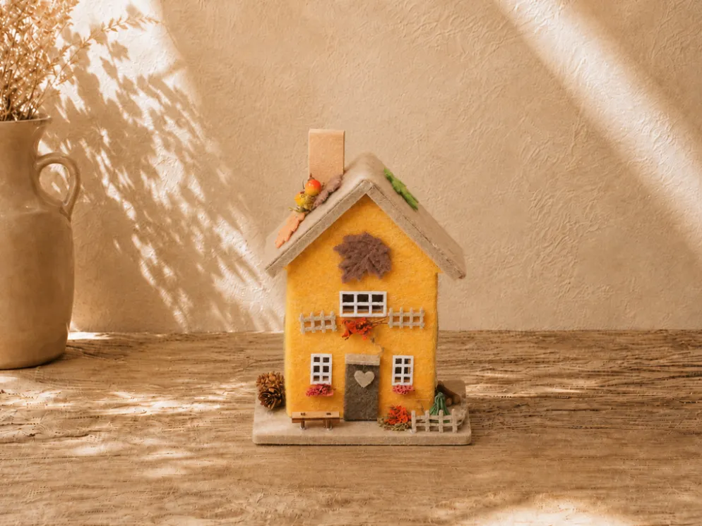 CASA LED FIELTRO OTOÑO 15X9X21 OCRE