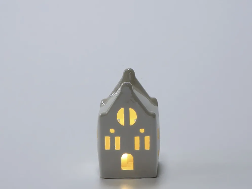CASA PORCELANA CON LED 10CM BLANCA C